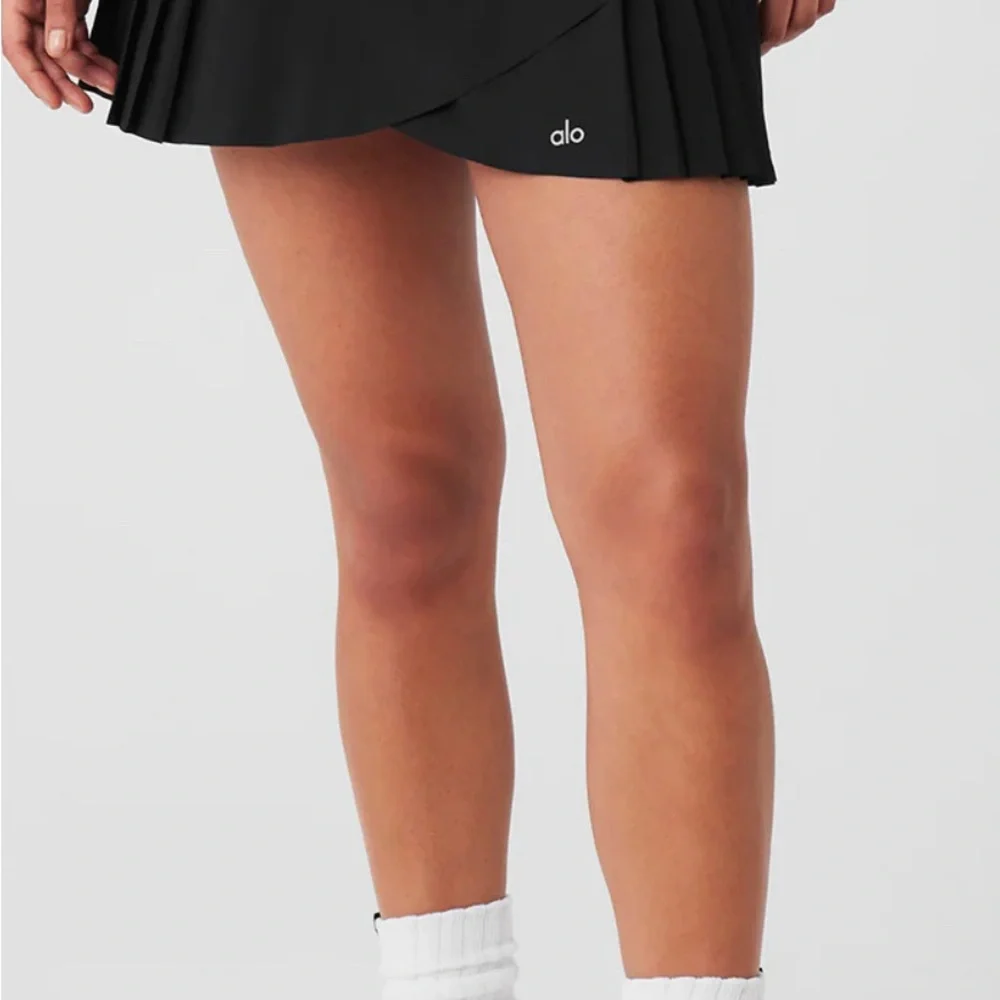 Alo Yoga Aces Tennis Skirt size x small brand new